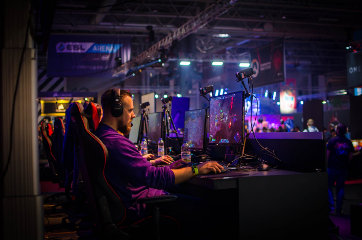 gamers playing online games